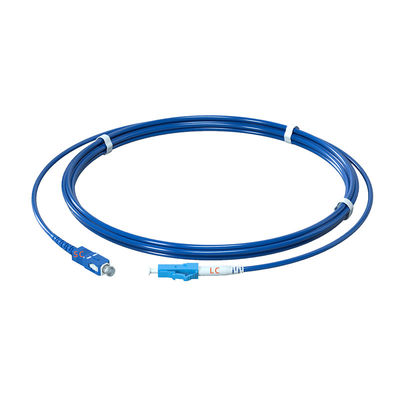 PVC bọc thép đơn chế độ 9/125 G652D Simplex SC/UPC-LC/UPC Sợi quang dây đệm cho truyền tín hiệu FTTTB